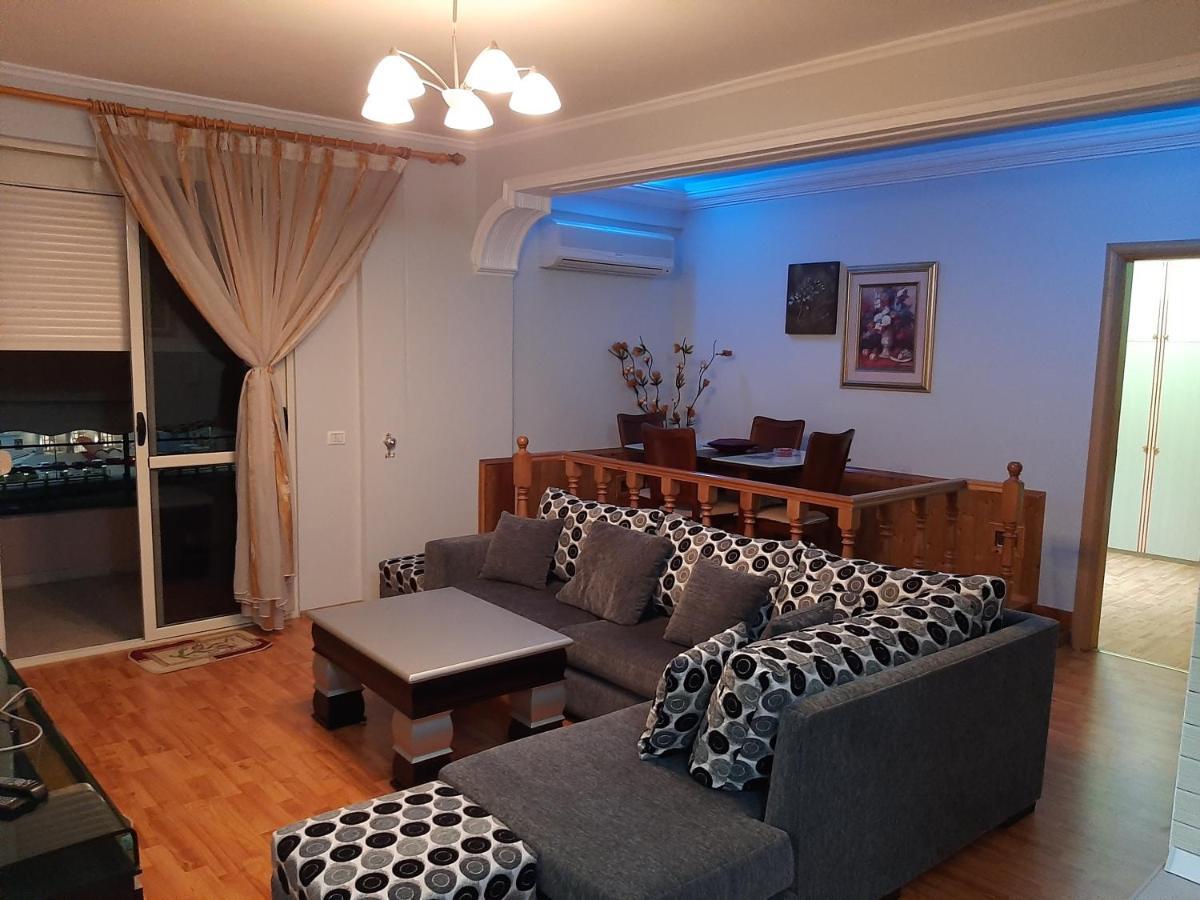 Apartament Egzoni City Center Διαμέρισμα Μπεράτ Εξωτερικό φωτογραφία