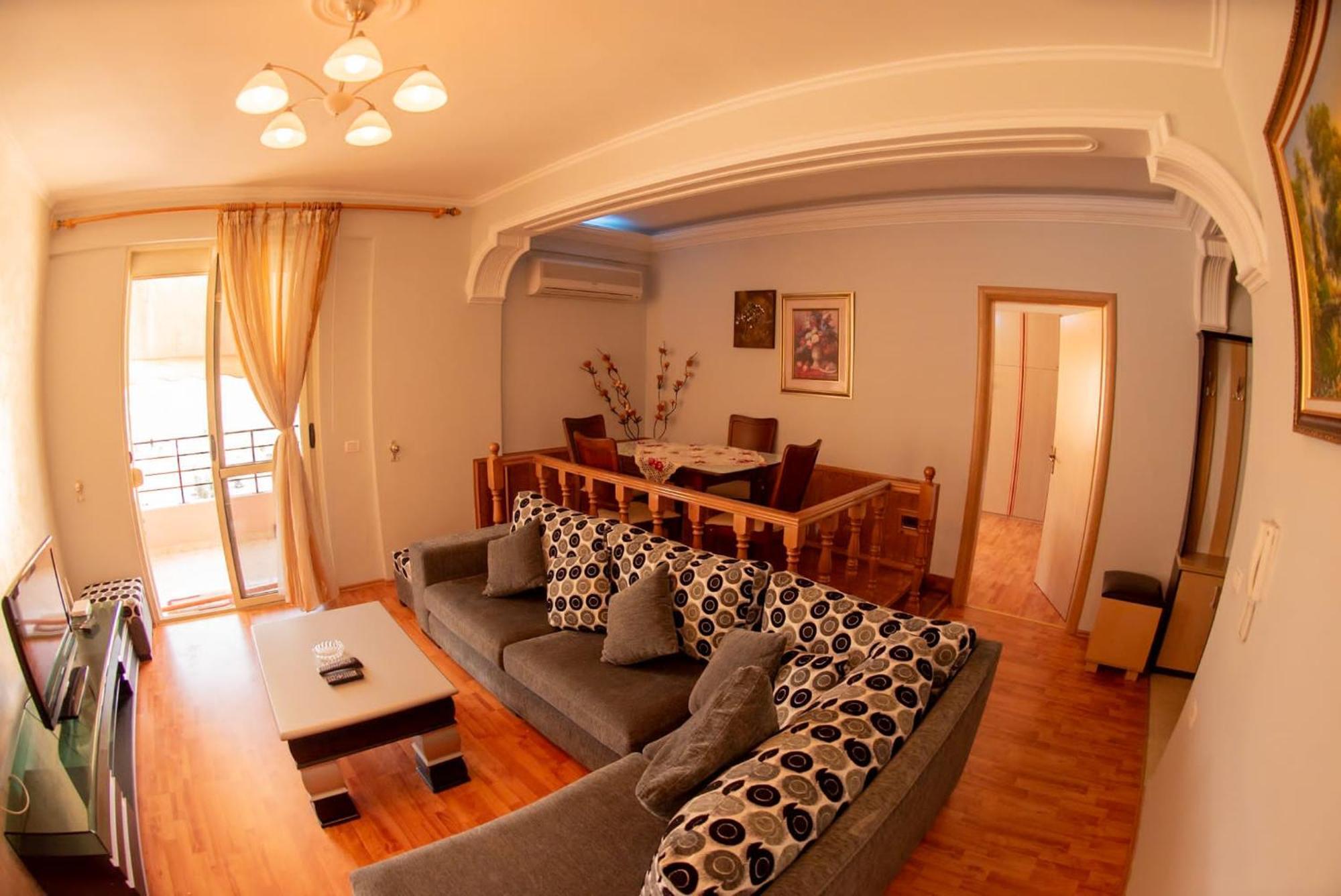 Apartament Egzoni City Center Διαμέρισμα Μπεράτ Εξωτερικό φωτογραφία